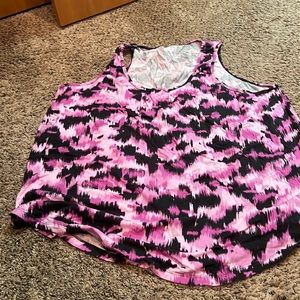 EUC Torrid size 5 workout tank